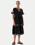Tatuum Лятна рокля Ayo T2509.202 Relaxed Fit