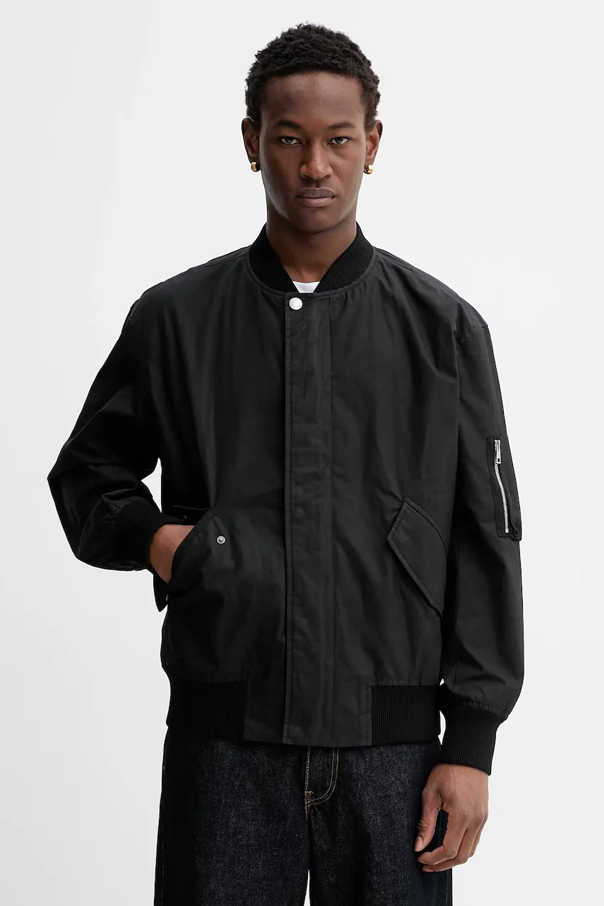 A.P.C. Яке