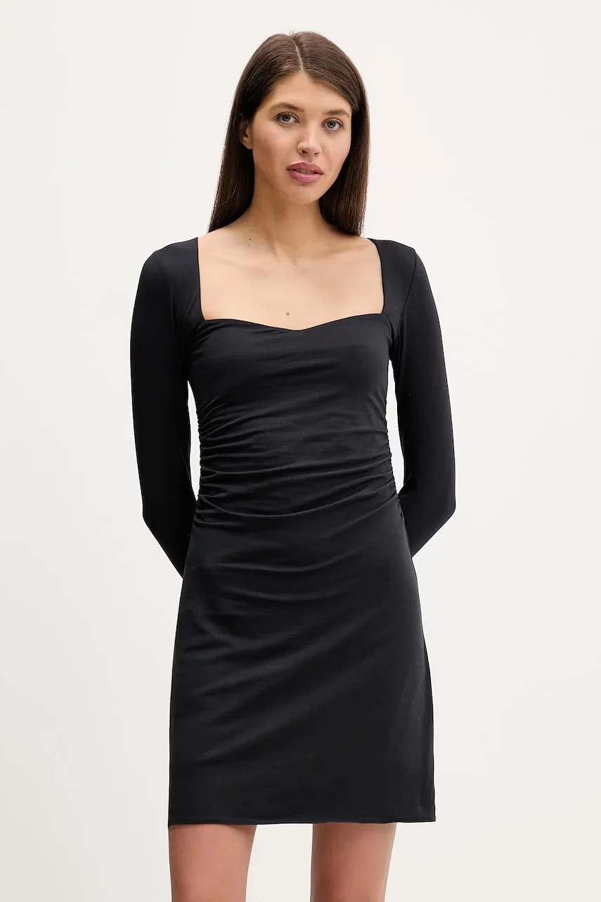 Abercrombie & Fitch Рокля