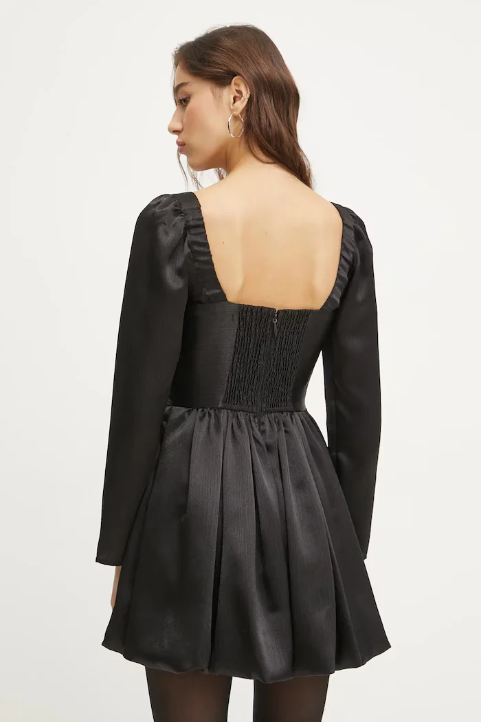 Abercrombie & Fitch Рокля в черно къса разкроена KI159-5085