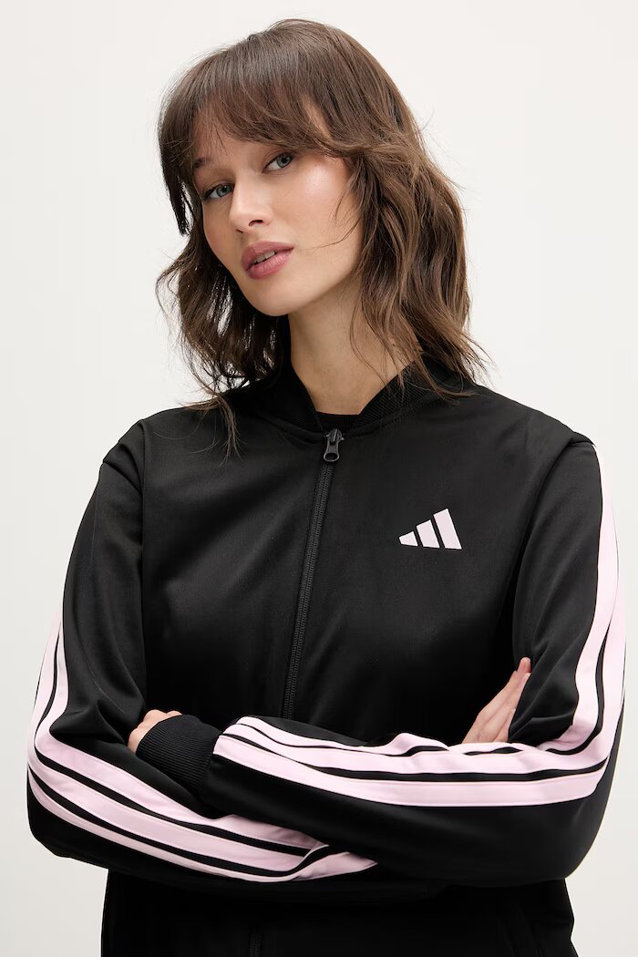 adidas Анцуг Essentials в черно KQ7578