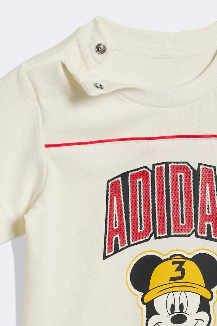 adidas Детска памучна тениска DISNEY в бежово с принт JZ7679