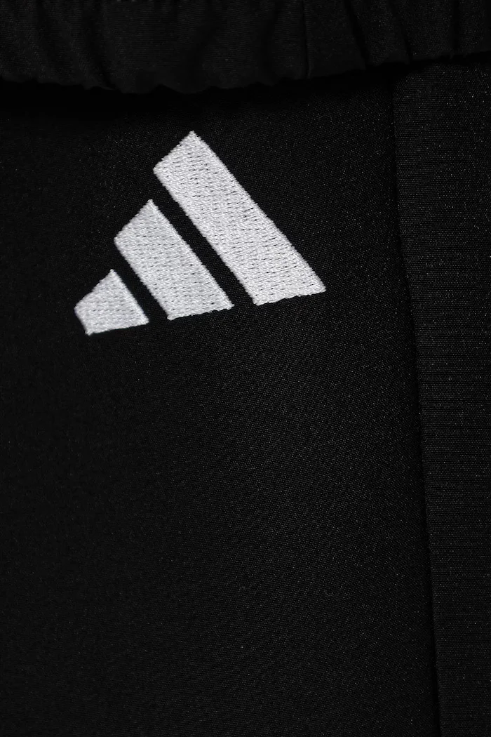 adidas Детски анцуг в черно JD6506