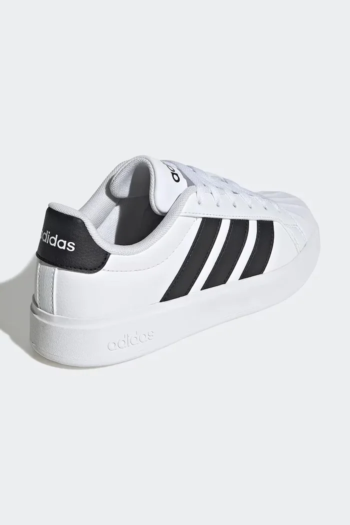 adidas Детски маратонки STREETTALK в бяло JQ6146