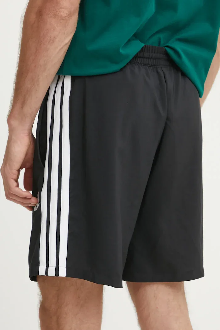 adidas Къс панталон Chelsea в черно JW1911
