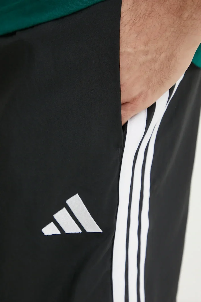 adidas Къс панталон Chelsea в черно JW1911