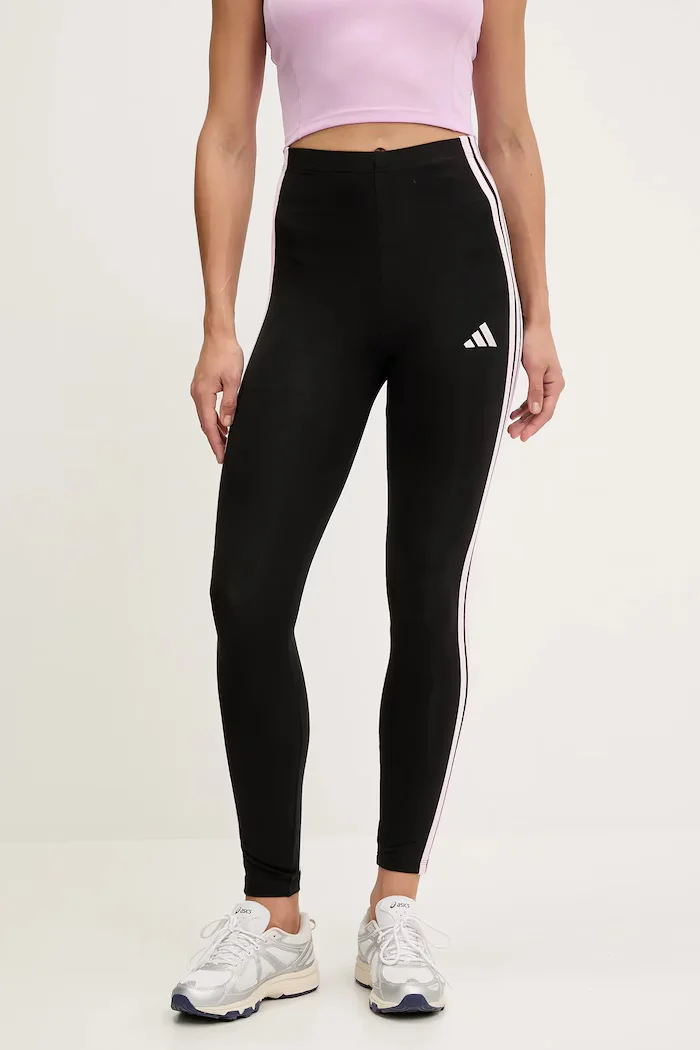 adidas Клин Essentials в черно с апликация JW1815
