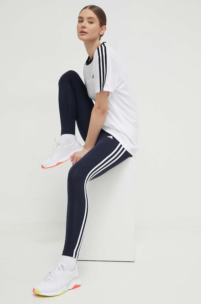 adidas Клин H07771 дамски в тъмносиньо с изчистен дизайн H07771