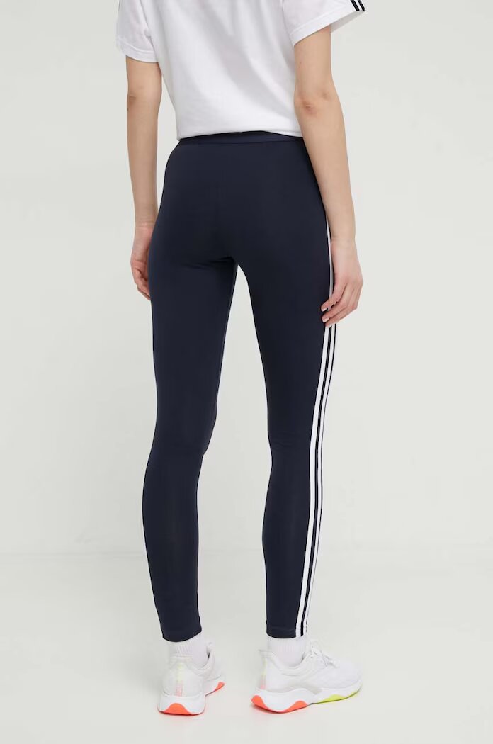 adidas Клин H07771 дамски в тъмносиньо с изчистен дизайн H07771