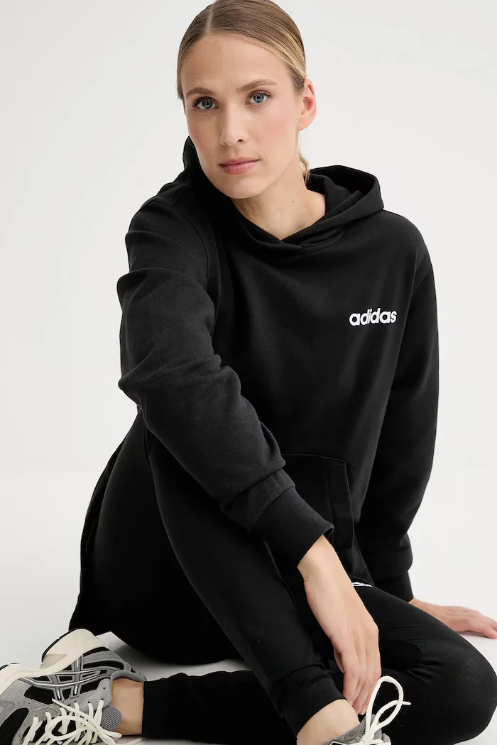 adidas Комплект Leisure в черно JX0474