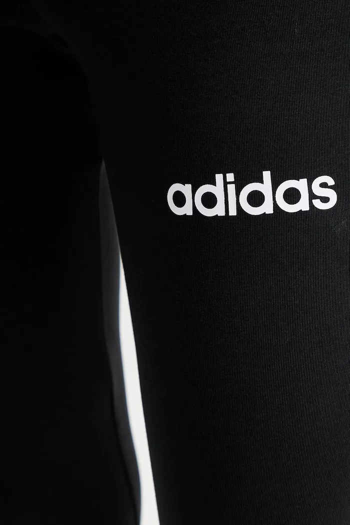 adidas Комплект Leisure в черно JX0474