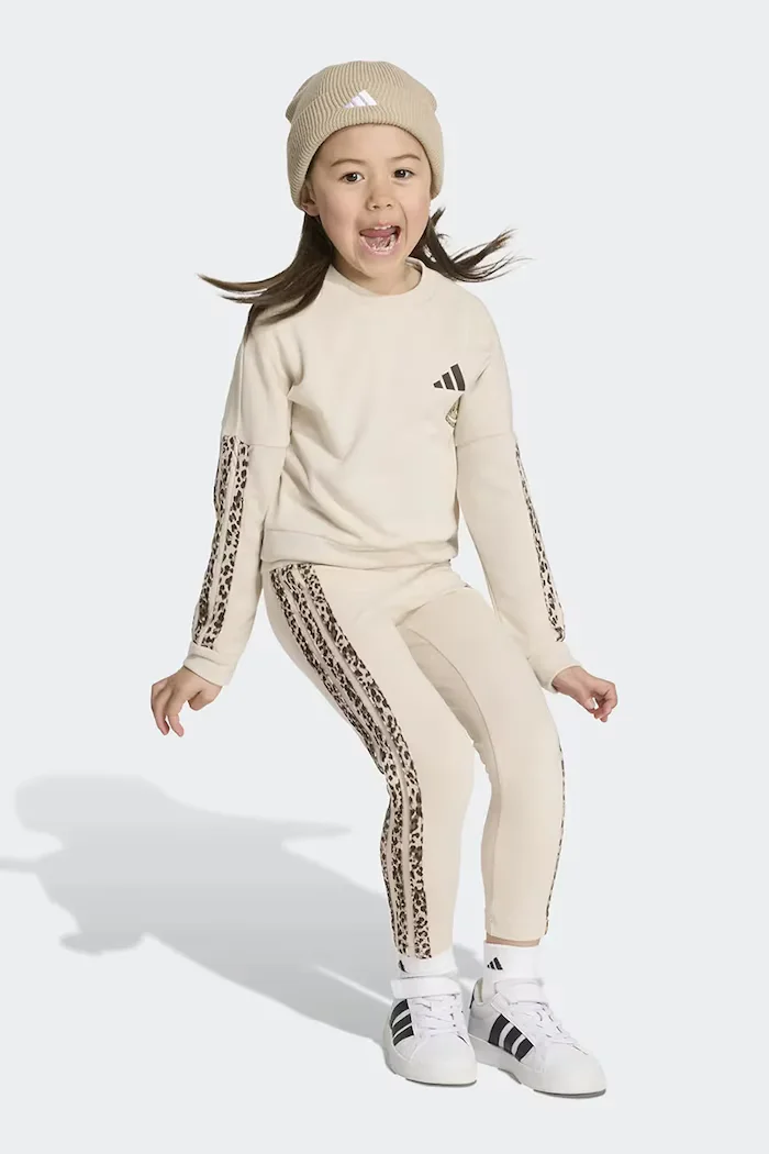 adidas комплект за деца с памук бежов KC7210