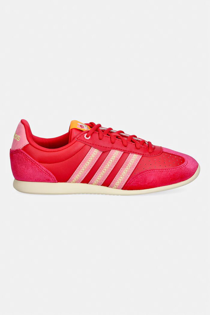 adidas Маратонки Barreda в червено KI3362