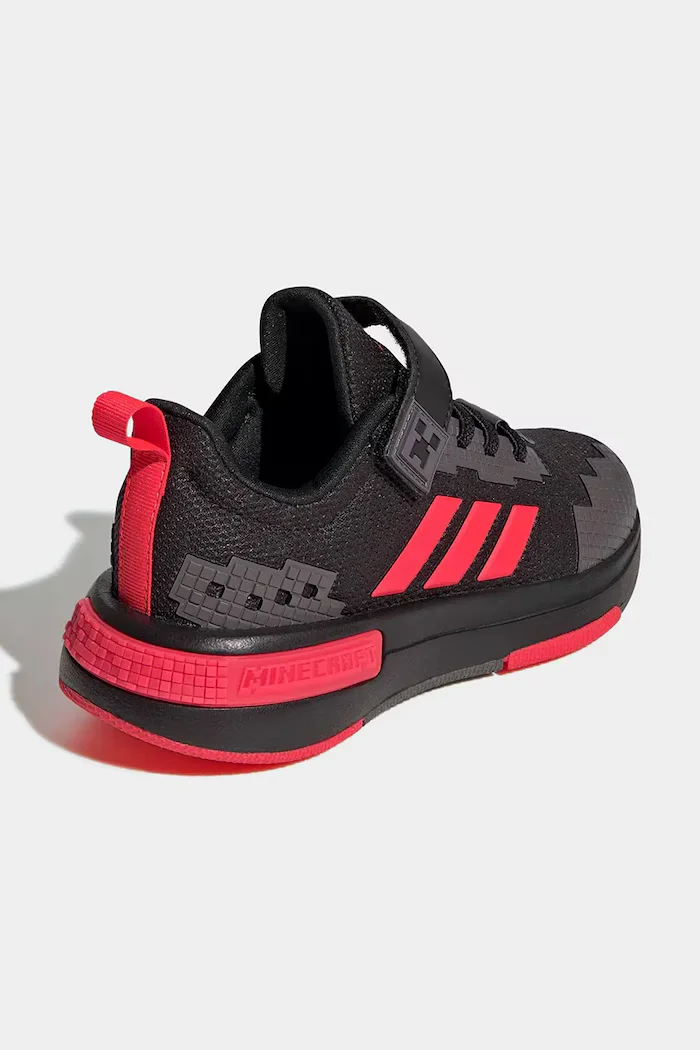 adidas MINECRAFT PRO маратонки за деца черни KK4643