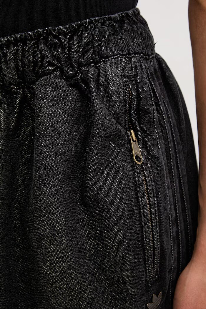 adidas Originals дънки wide leg дамски Essentials черни KD3919