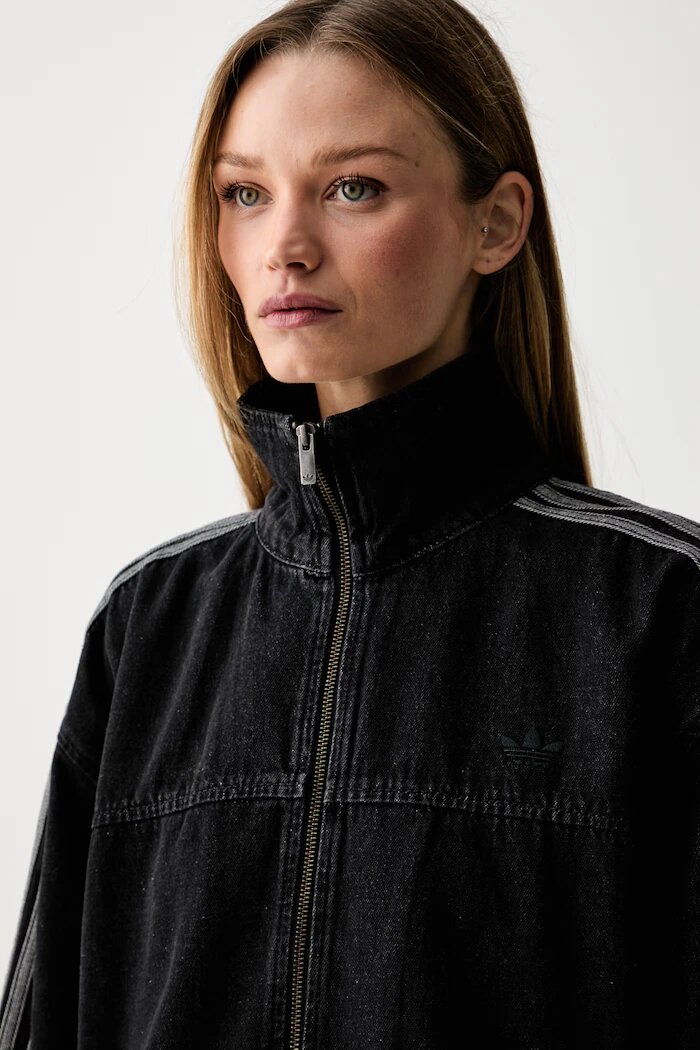 adidas Originals дънково яке дамско от деним Firebird черно KD2926