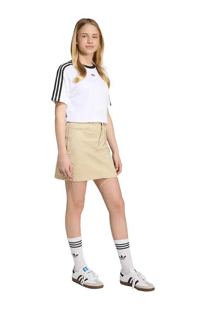 adidas Originals Детска памучна пола в бежово къса със стандартна кройка JY2747