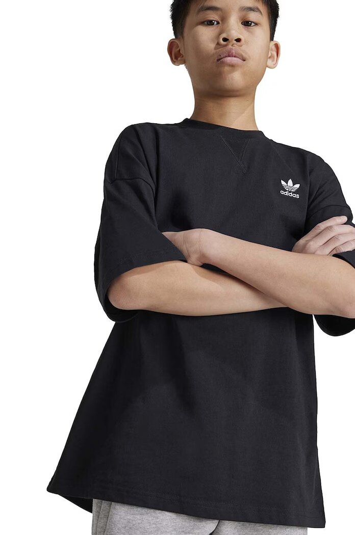 adidas Originals Детска памучна тениска TEE в черно с изчистен дизайн IW3507
