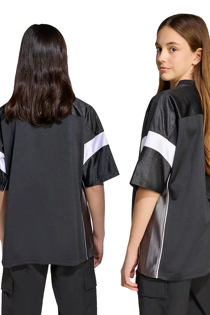 adidas Originals Детска тениска в черно с десен JX3880