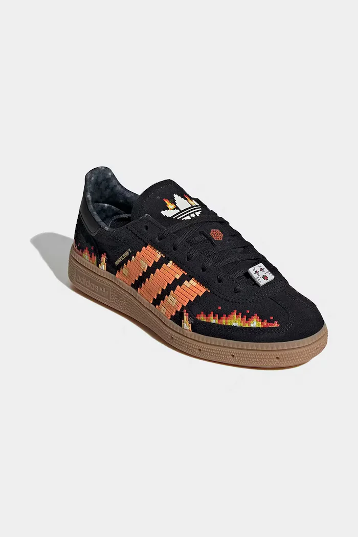 adidas Originals Детски кожени маратонки Minecraft HANDBALL SPEZIAL в черно IH1737