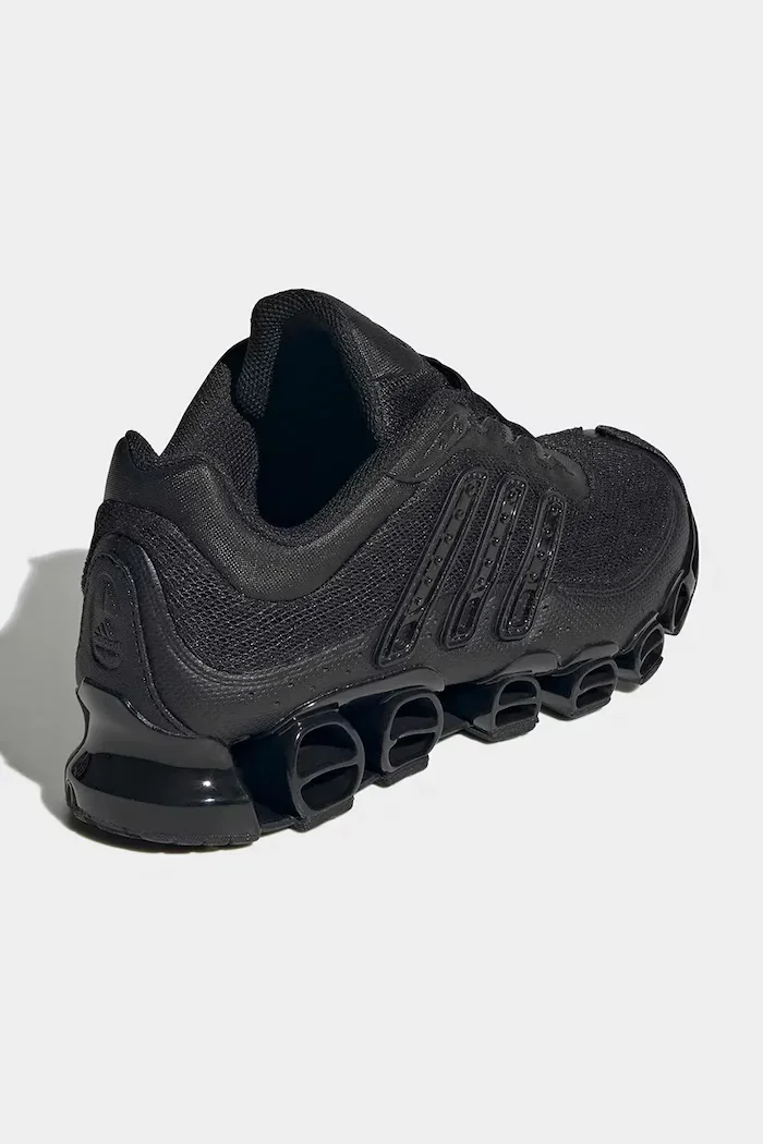 adidas Originals Детски маратонки MEGARIDE в черно KI8487