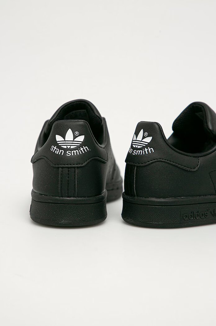 adidas Originals Детски обувки FX7523 в черно FX7523