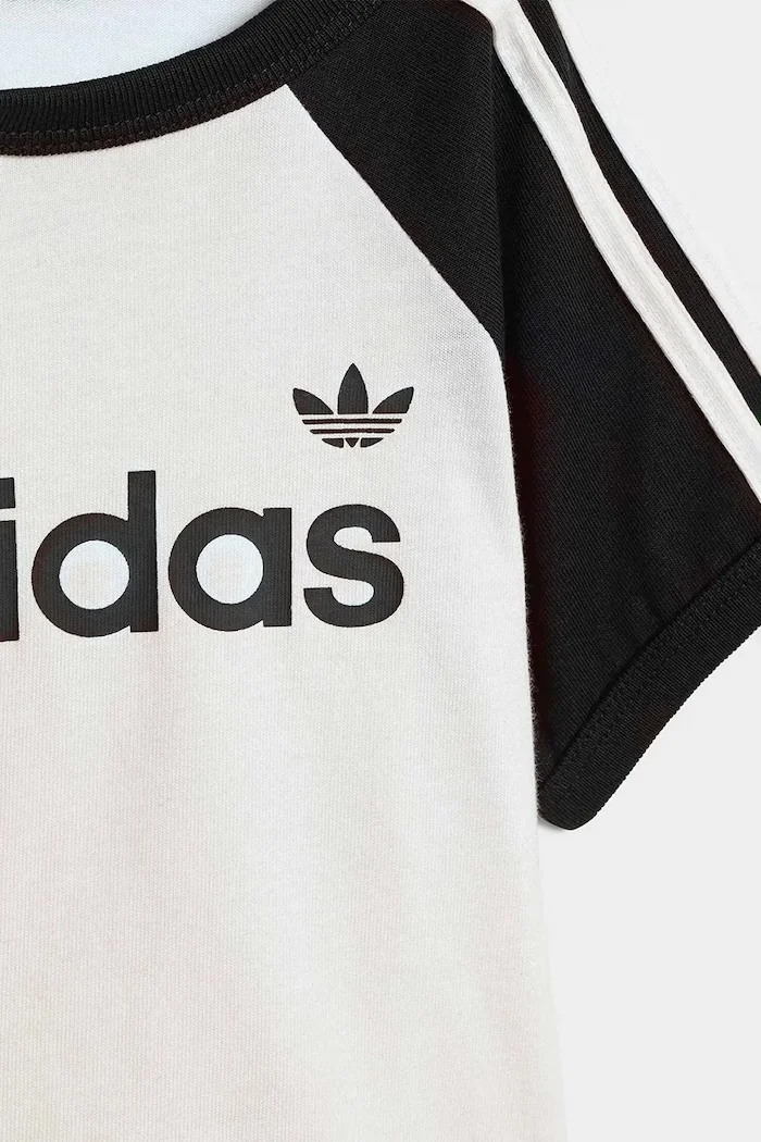 adidas Originals Детски памучен комплект в бяло KD1055