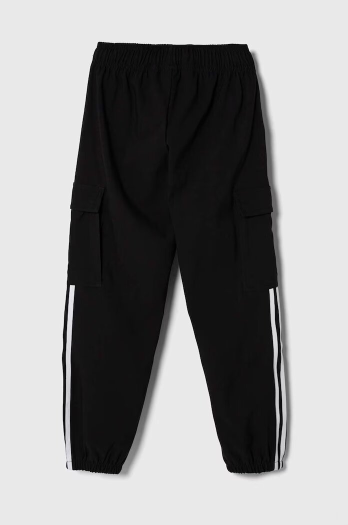adidas Originals Детски панталон в черно с апликация