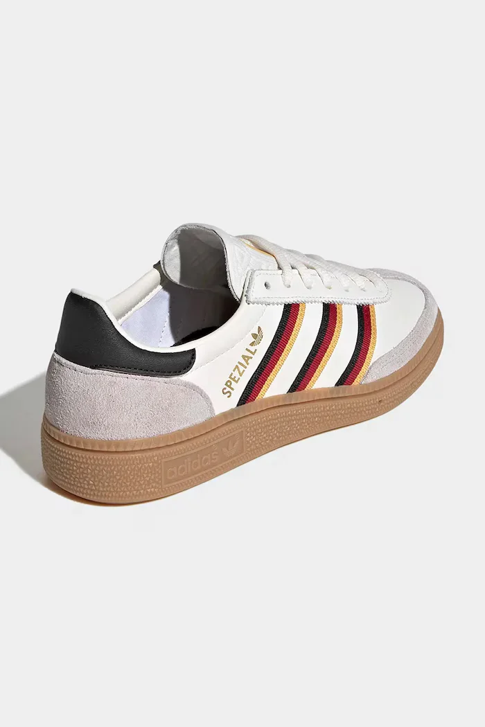 adidas Originals Детски велурени маратонки HANDBALL SPEZIAL в бежово HP3711