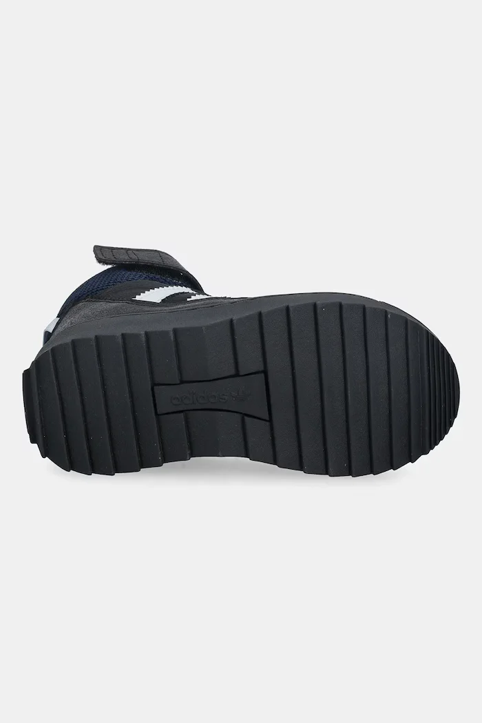 adidas Originals Детски зимни обувки SUPERSTAR WINTER TREK в черно JQ0342