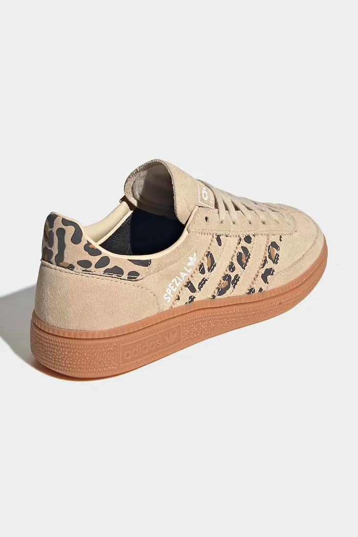 adidas Originals HANDBALL SPEZIAL маратонки за деца от велур бежови KH9790