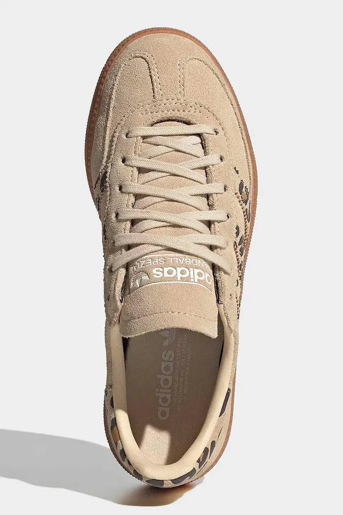 adidas Originals HANDBALL SPEZIAL маратонки за деца от велур бежови KH9790