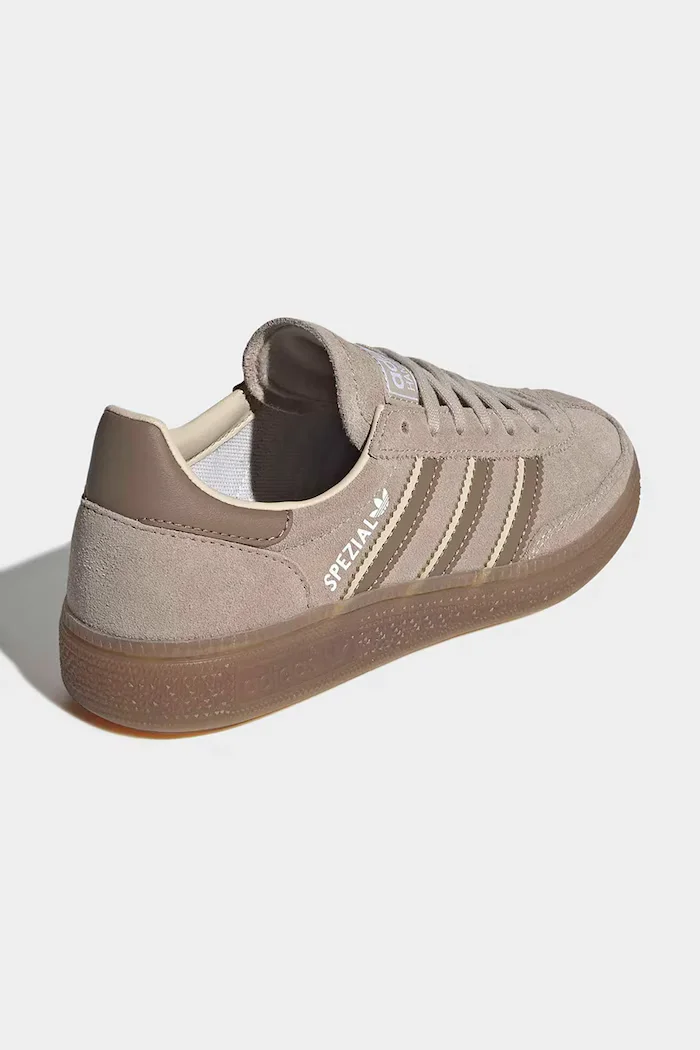 adidas Originals HANDBALL SPEZIAL маратонки за деца от велур бежови KK5034