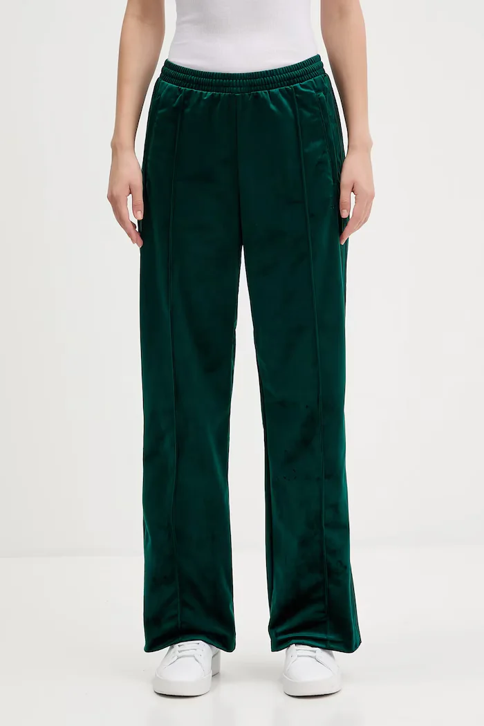 adidas Originals Кадифен спортен панталон Velvet Tp с апликация JV7509
