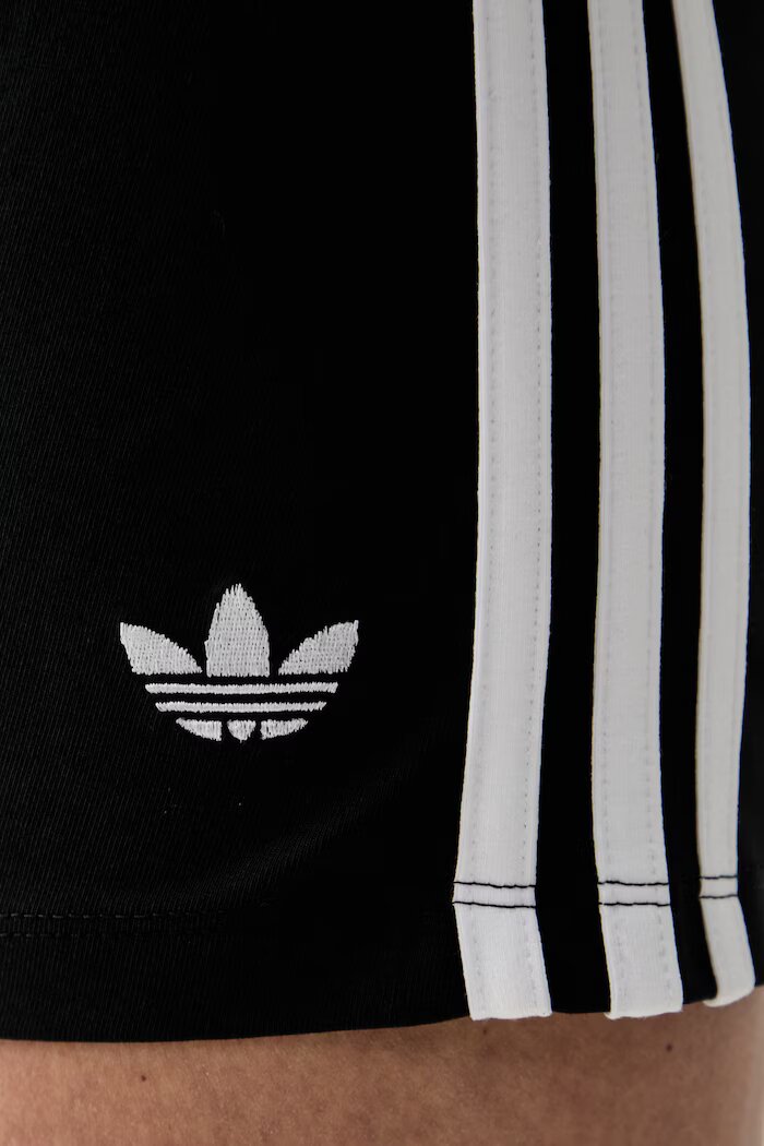 adidas Originals къс клин дамски от памук с еластан черен с висока талия KD7966