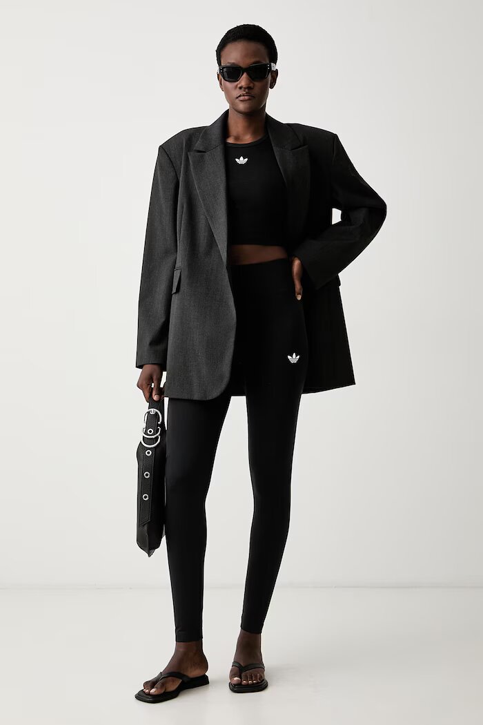 adidas Originals къс топ дамски с вискоза Essentials черен KR3601