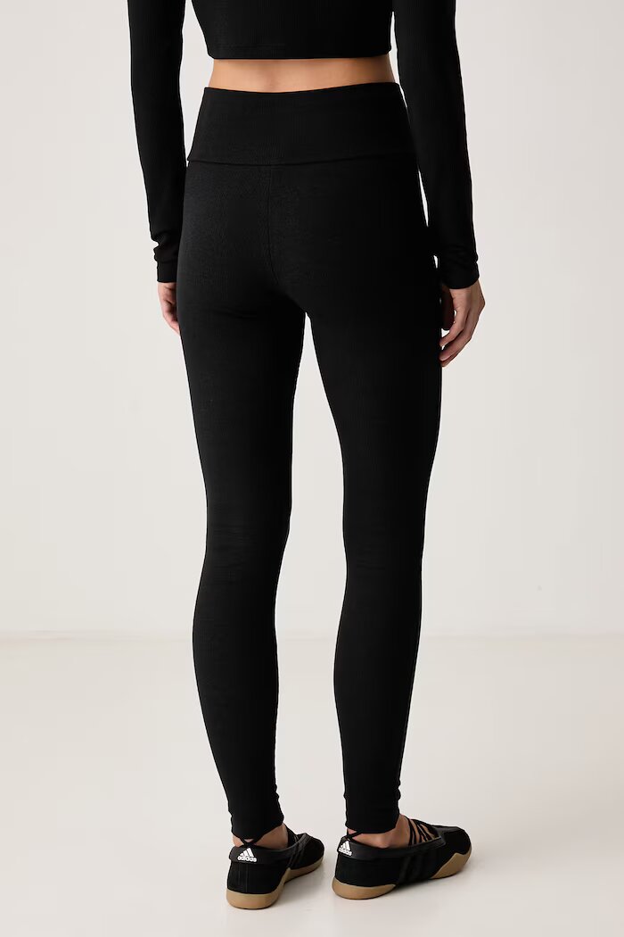 adidas Originals клин дамски Essentials черен с висока талия KT4771