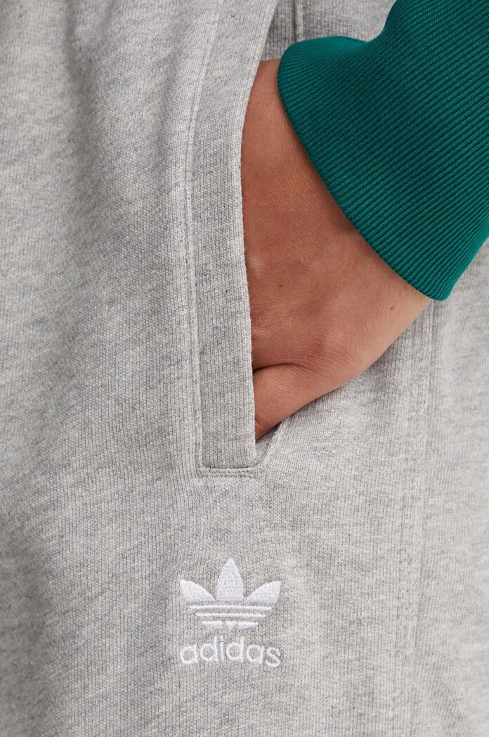 adidas Originals Памучен спортен панталон Essential в сиво с меланжов десен IY4988