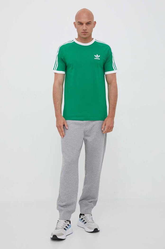 adidas Originals Памучна тениска Adicolor Classics 3-Stripes Tee в зелено с принт IM0410