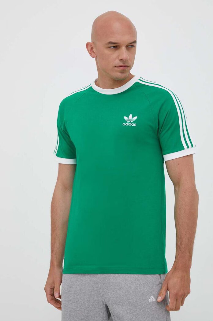 adidas Originals Памучна тениска Adicolor Classics 3-Stripes Tee в зелено с принт IM0410