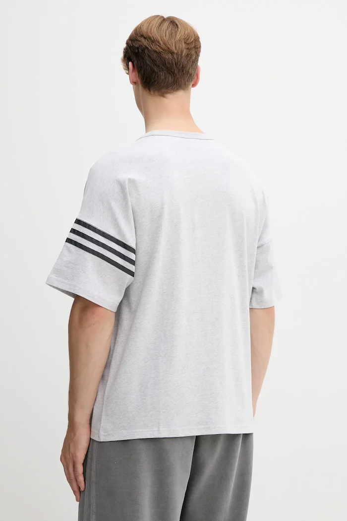 adidas Originals Памучна тениска Neuclassics в сиво с меланжов десен HZ3699