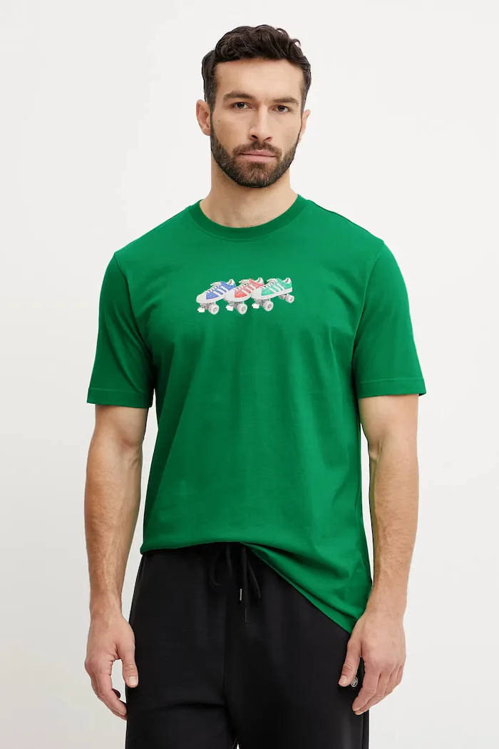 adidas Originals Памучна тениска Q12 TS Roller в зелено с принт JP4493
