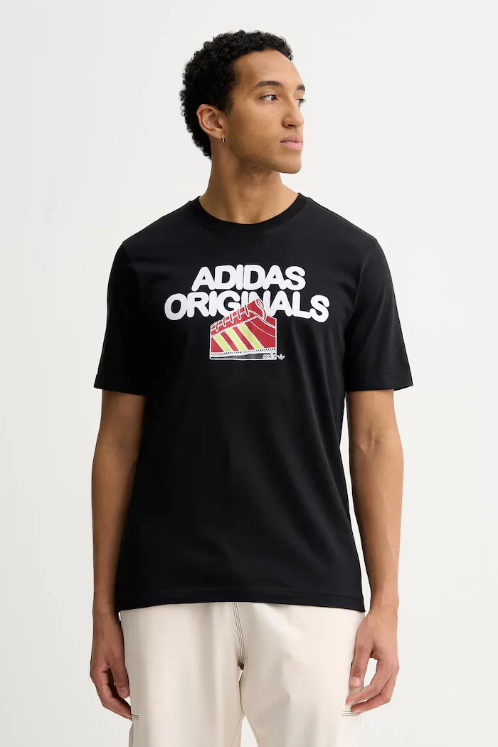 adidas Originals Памучна тениска в черно с принт KQ9827
