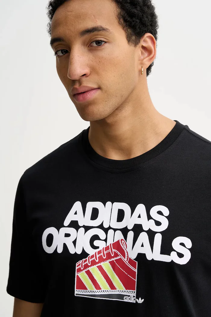 adidas Originals Памучна тениска в черно с принт KQ9827