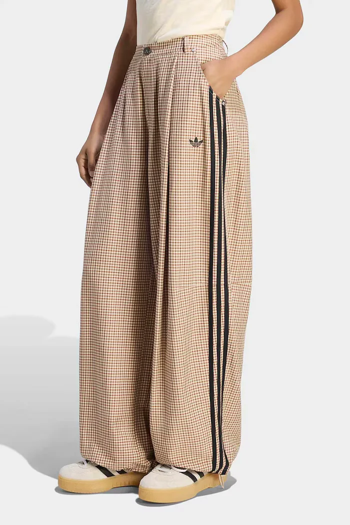 adidas Originals панталон дамски Checks бежов с висока талия LE8309