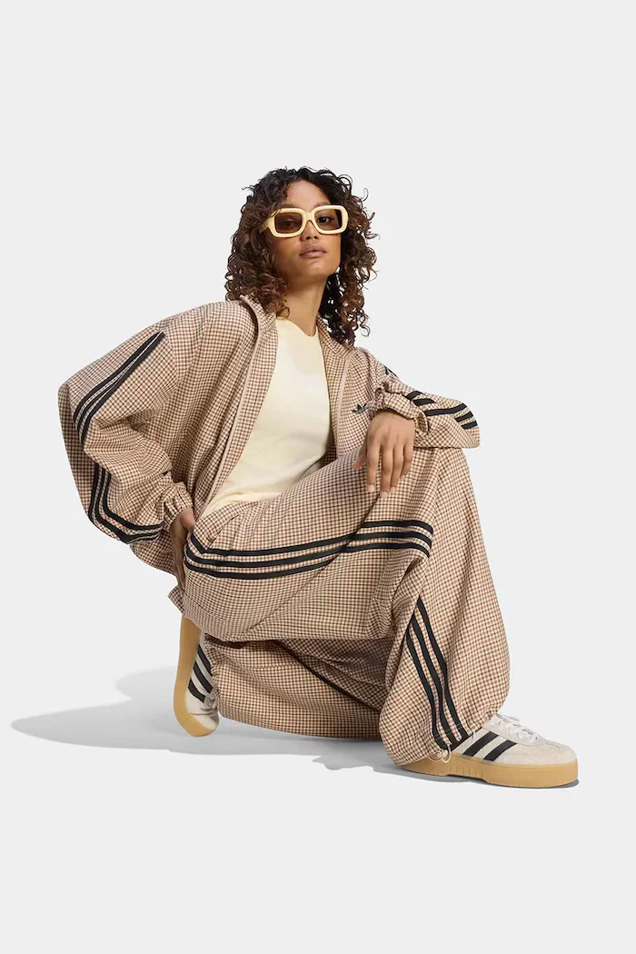 adidas Originals панталон дамски Checks бежов с висока талия LE8309