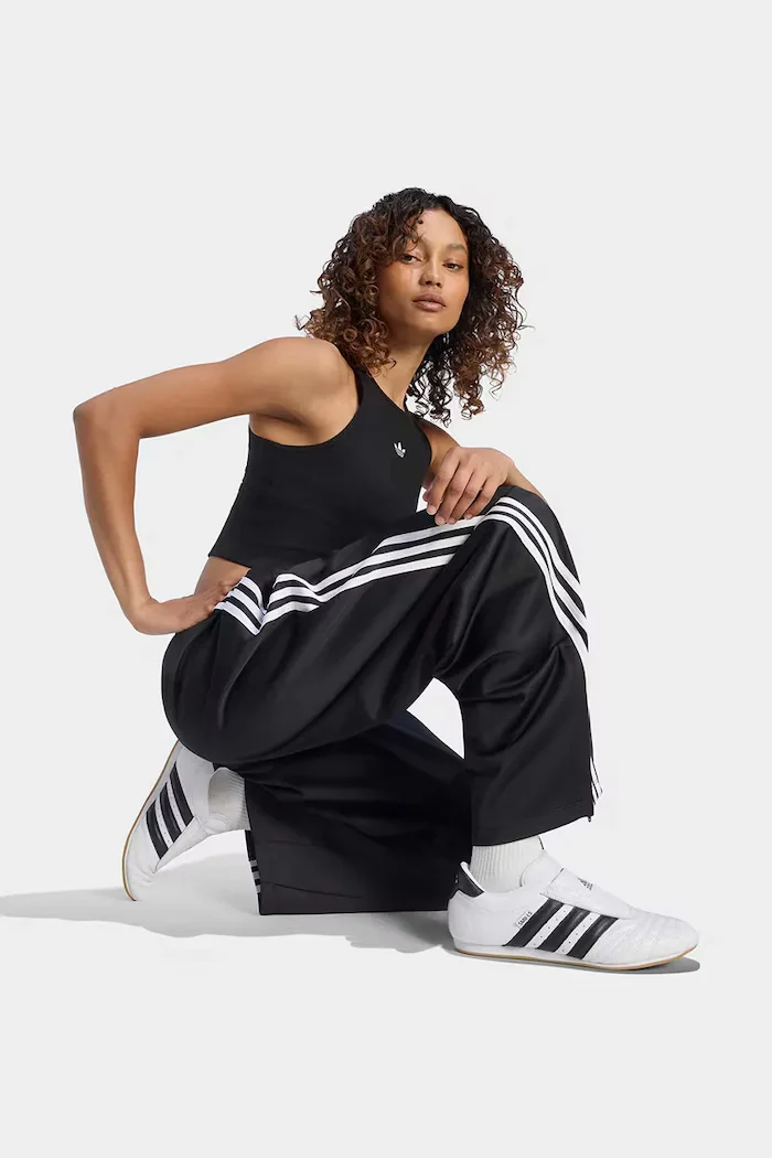 adidas Originals панталон дамски Firebird Barrel черен със стандартна талия LF1057