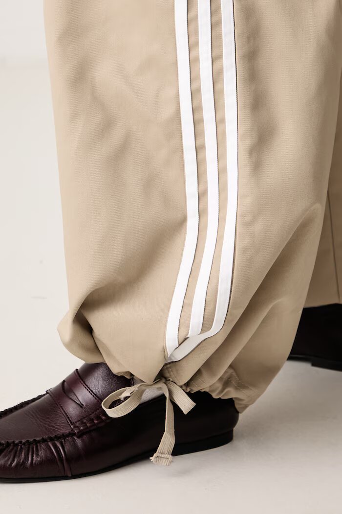 adidas Originals панталон карго дамски Firebird Adilenium бежов с висока талия KT0068