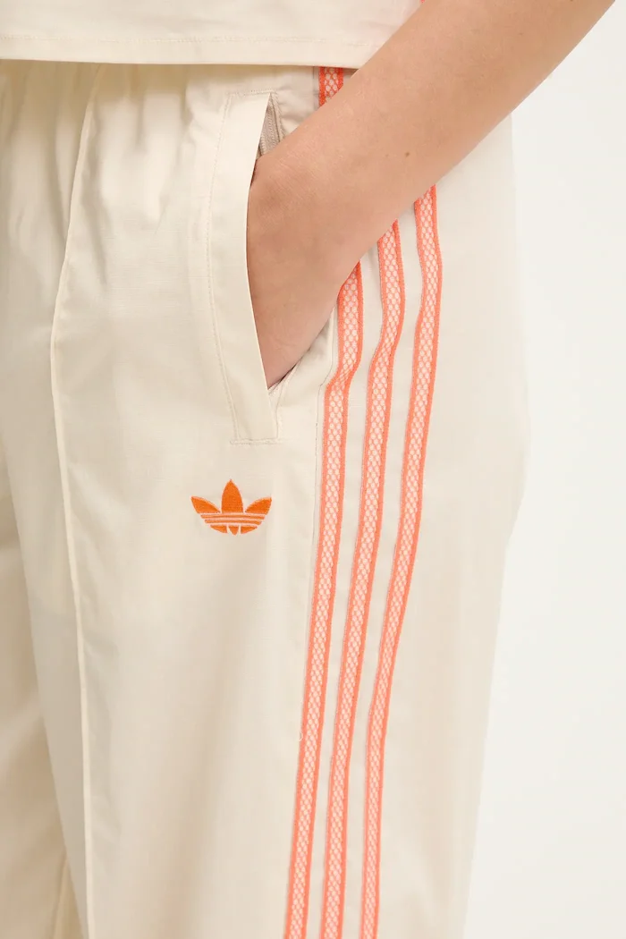 adidas Originals Панталон Wideleg Pant в бежово със стандартна кройка с висока талия KC0675