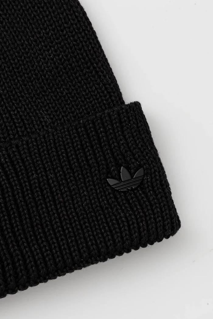 adidas Originals Шапка EV.IC в черно JW7990